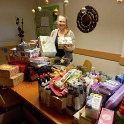 Weihnachtsgeschenke & Spenden Frauenhaus Ried