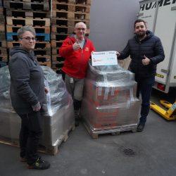 Die Geschäftsleitung und die großartige Belegschaft der Firma IDEAL Kältetechnik GmbH aus Gmunden, besuchte uns und brachte 2 Paletten Lebensmittel und Hygieneartikel sowie € 505,- von der Belegschaft und € 600,- von der Geschäftsleitung mit. Wir verneigen uns ob dieser tollen Geste und großzügigen Spende. Vergelt's Gott und Dankeschön. Danke auch an Jacqueline Bammer, die dankenswerter Weise die Geschäftsleitung und den Betriebsrat auf unsere Aktion aufmerksam machte. Danke liebe Jaqueline und danke Christian Weidinger. Euch eine gesegnete Weihnacht und alles liebe ❤ 🙂